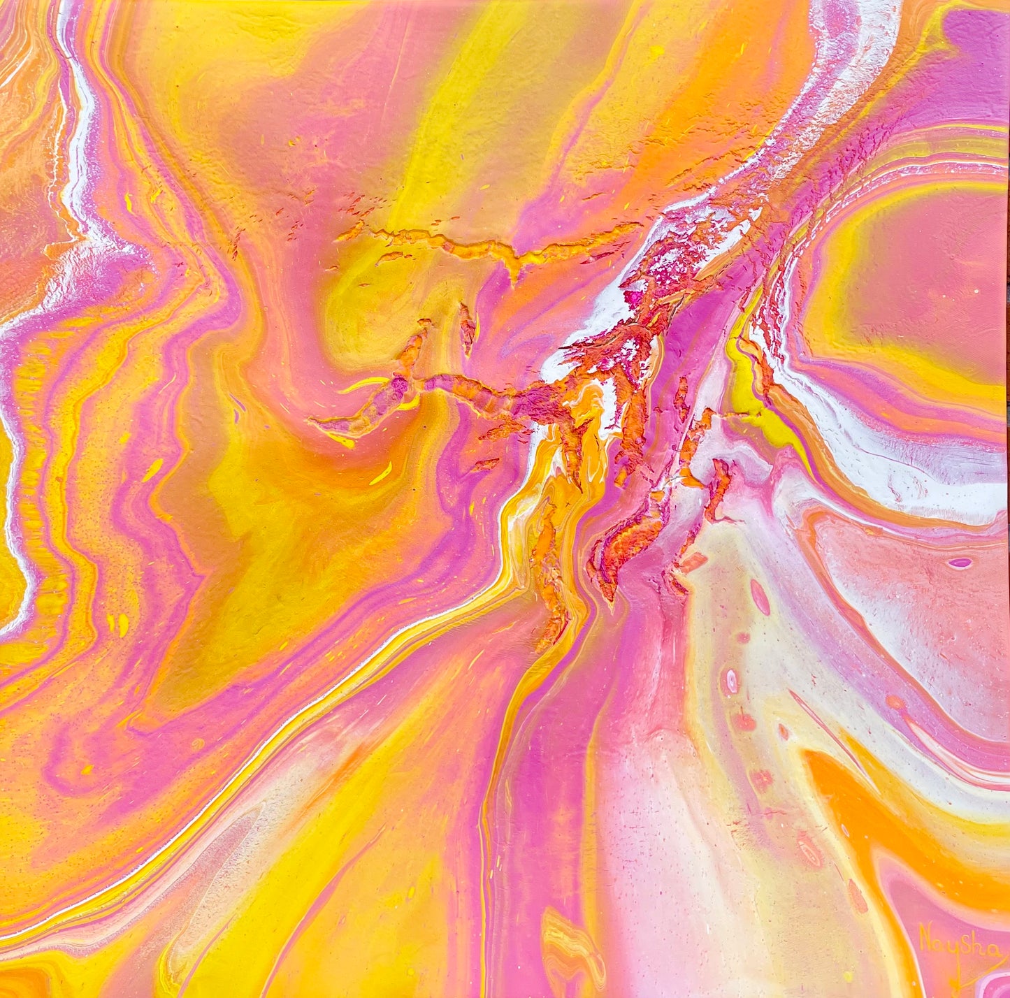 Fargerikt maleri i gult, oransje og rosa. Kunst som gir glede.