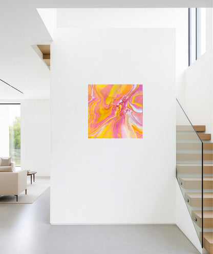 Fargerikt maleri til gangen i gult, oransje og rosa.